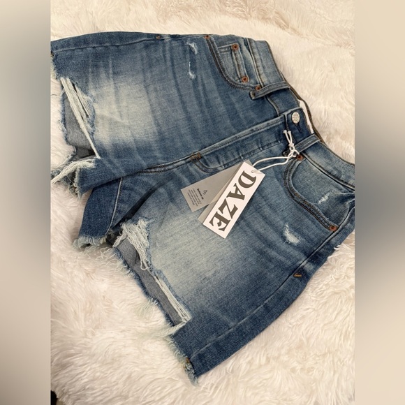 Daze Denim Women Bottom Line High Rise Vintage Short Size 26 NWT - Picture 3 of 8